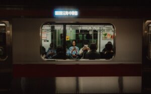 HSPが通勤電車をつらく感じる理由とは？